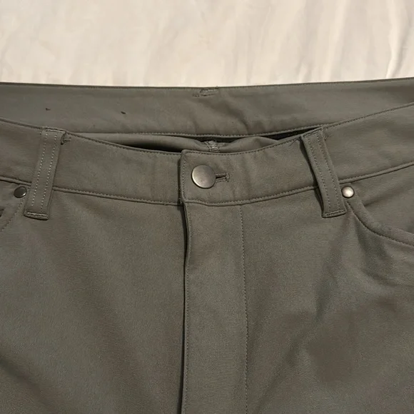 Lululemon Men’s ABC 5 Pocket Pants 36 Olive Green - Picture 2 of 4